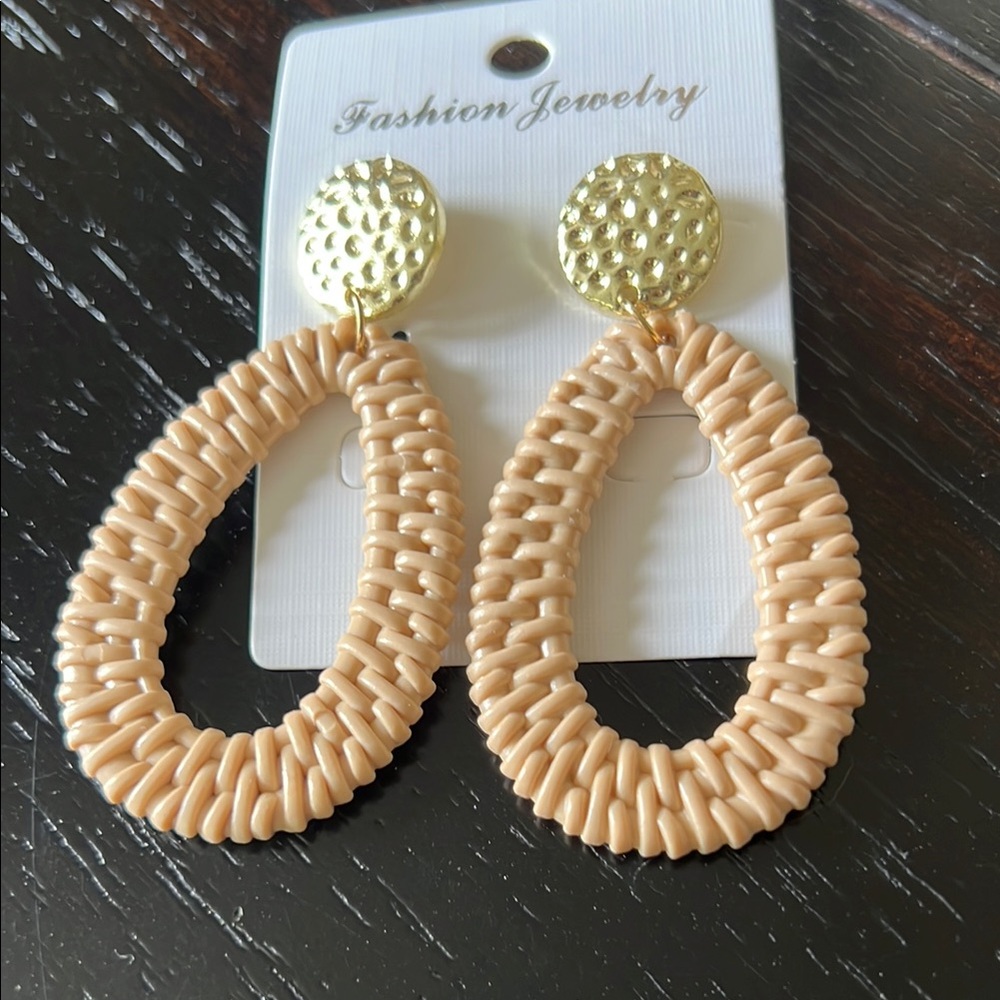 Faux rattan test drop Earrings-NWT